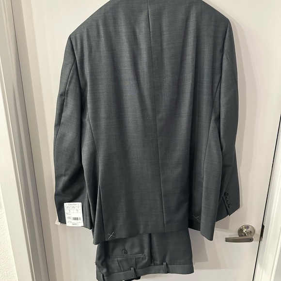 Calvin Klein Men's Size 44 Wool Grey Suit & 37W $699 NWT - Picture 8 of 8